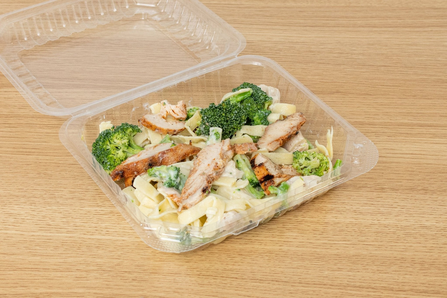 Clear Hinged PS Container, 9" x 9" 3in Tall, 200pc